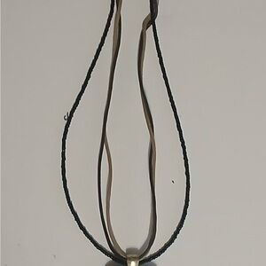 Elegant Black and Tan Necklace